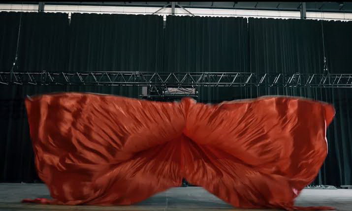 Sniffer Drape Исчезающий занавес — аренда, Сброс занавеса
